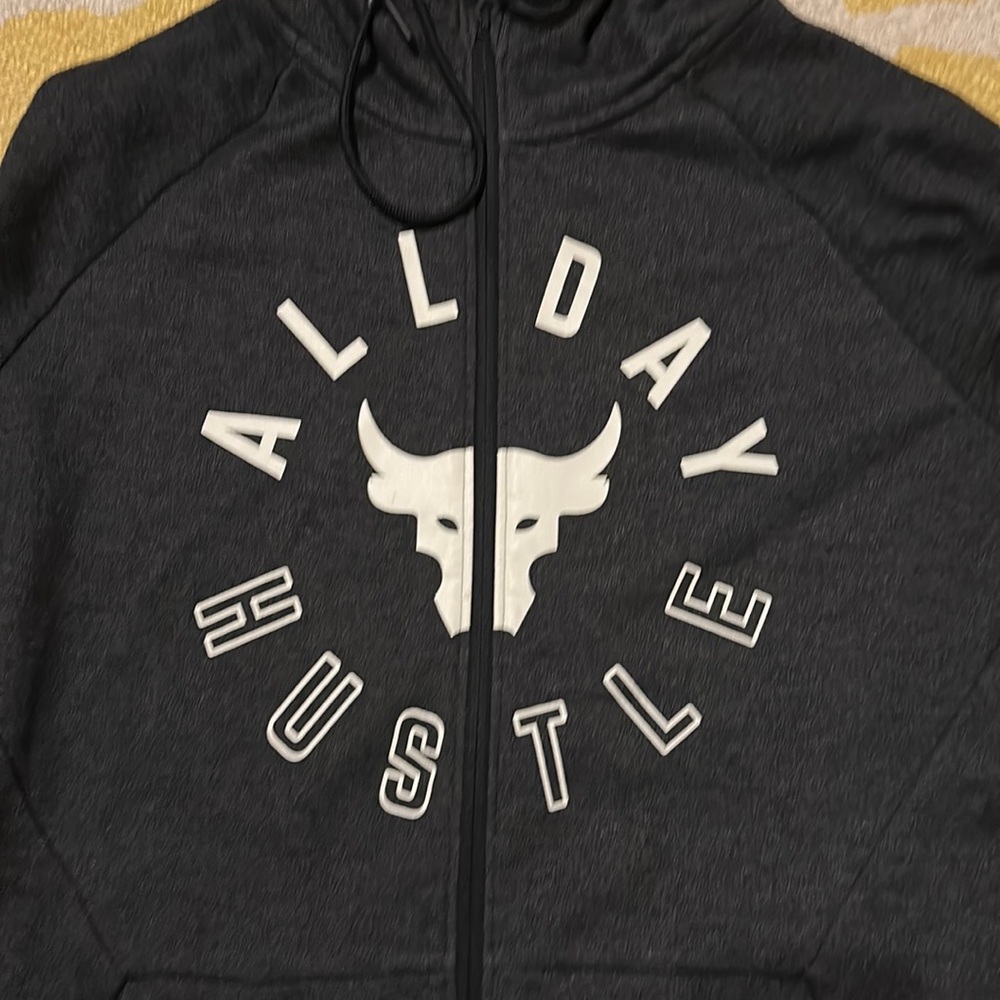 EEUC maybe NWOT Under Armour mens large zip front hoodie Dwayne the rock Johnson